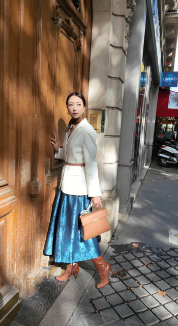 전통 한복 치마를 활용한 에르메스 스타일 현대 패션 룩